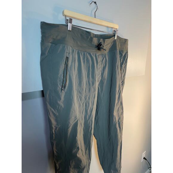Athleta Trekkie North Jogger Green Mountain Olive Athletic Pants Women's SZ 24W - Picture 6 of 14